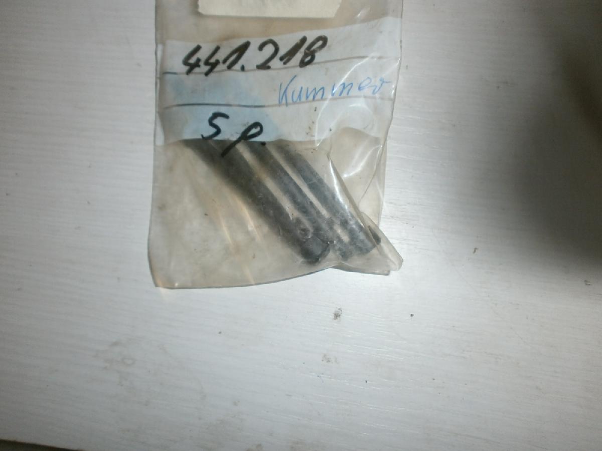 Imbusz csavar *18