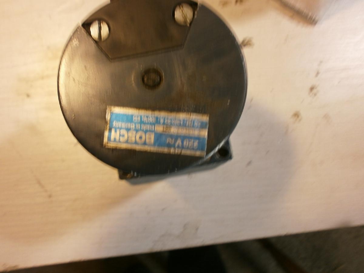 Bosch elektromágnes steker *18 - 2. kép