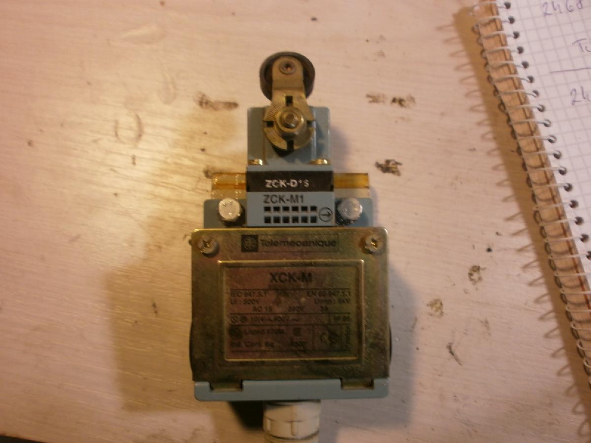 Végálláskapcsoló görgőkaros Telemecanique - 2. kép
