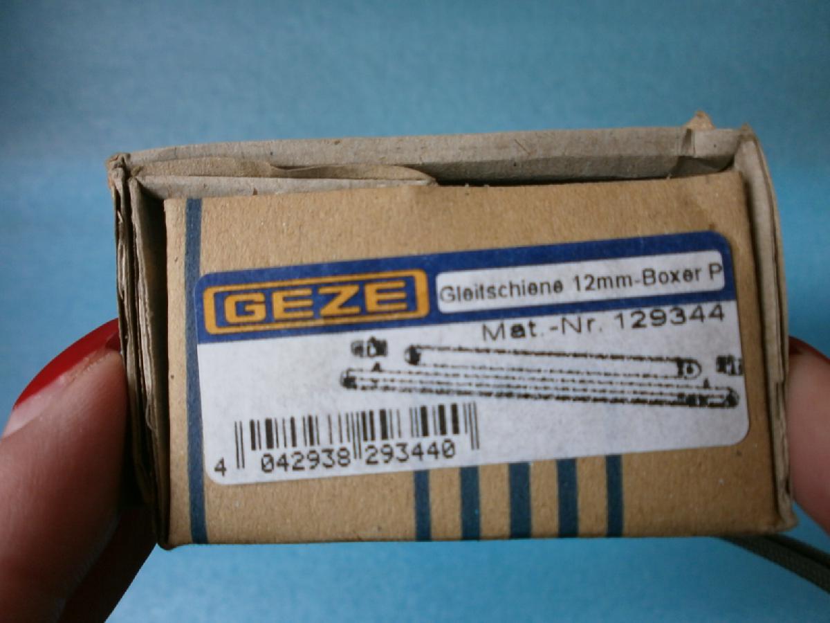 Csúszósín karral ajtónyitóhoz Geze boxerhez - 3. kép