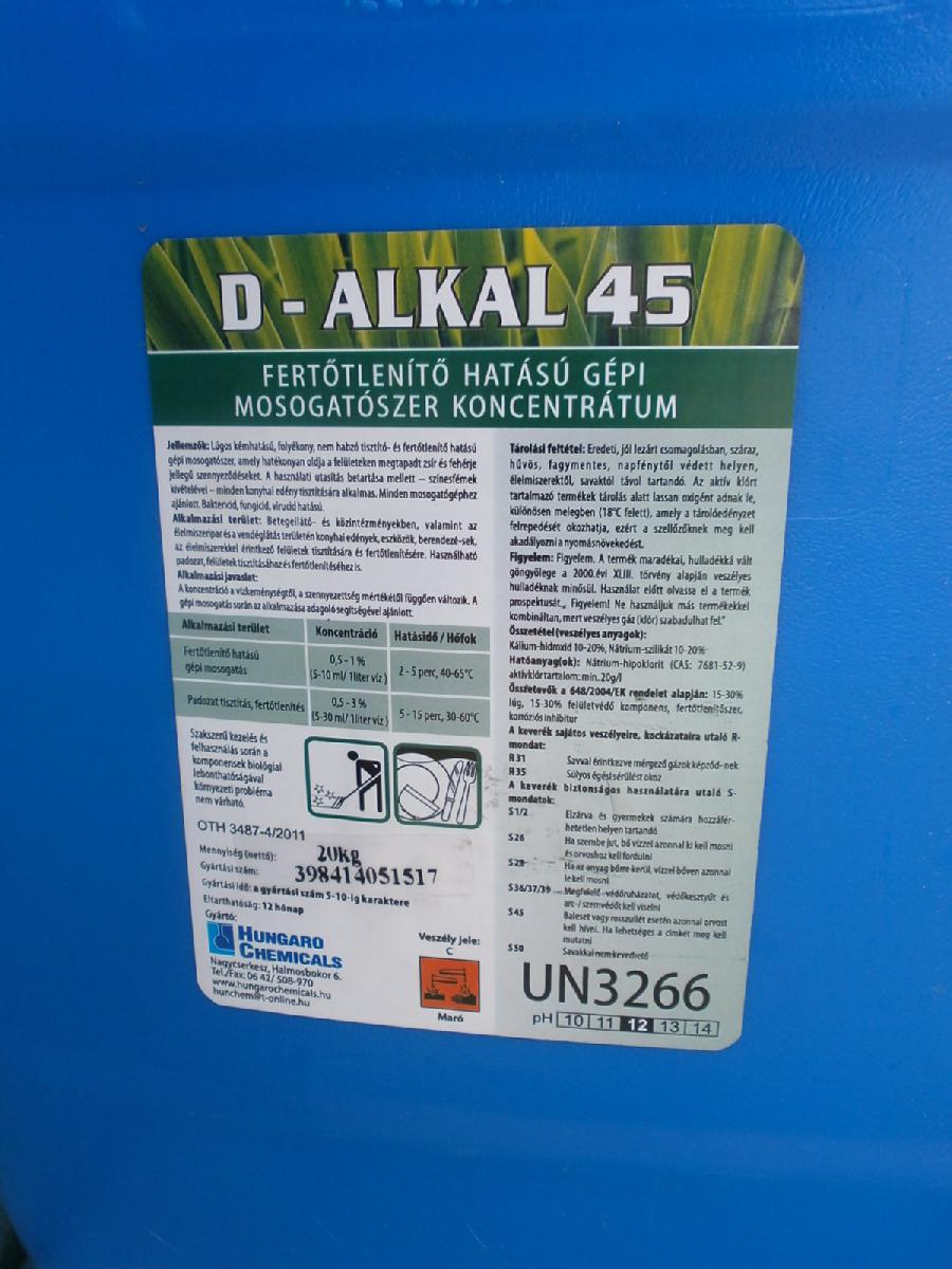 Fertőtlenítő hatású gépi mosogatószer koncentrátum