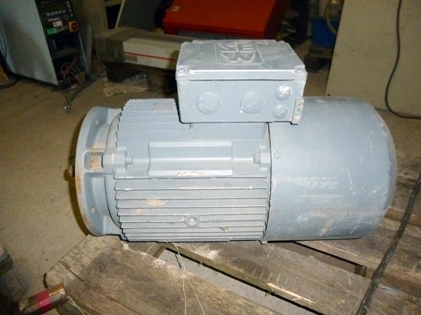 Villanymotor dahlander kétfordulatú peremes 2,2 / 4,4 kw