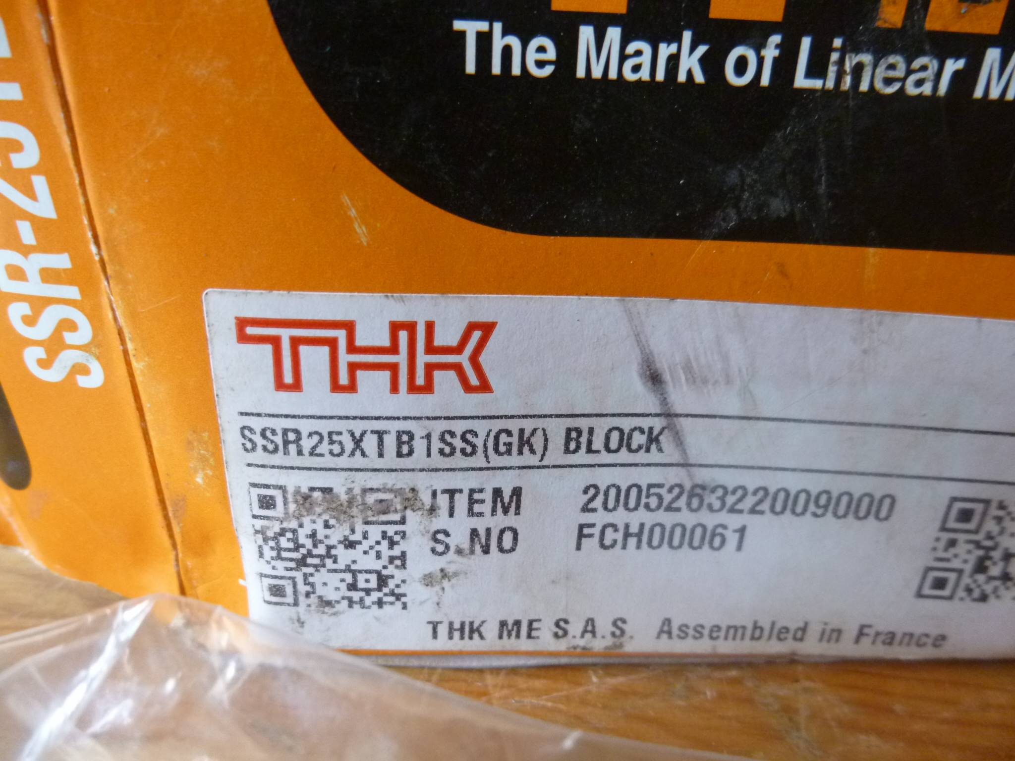 Lineáris kocsi csúszka alulról rögzíthető új THK - 3. kép