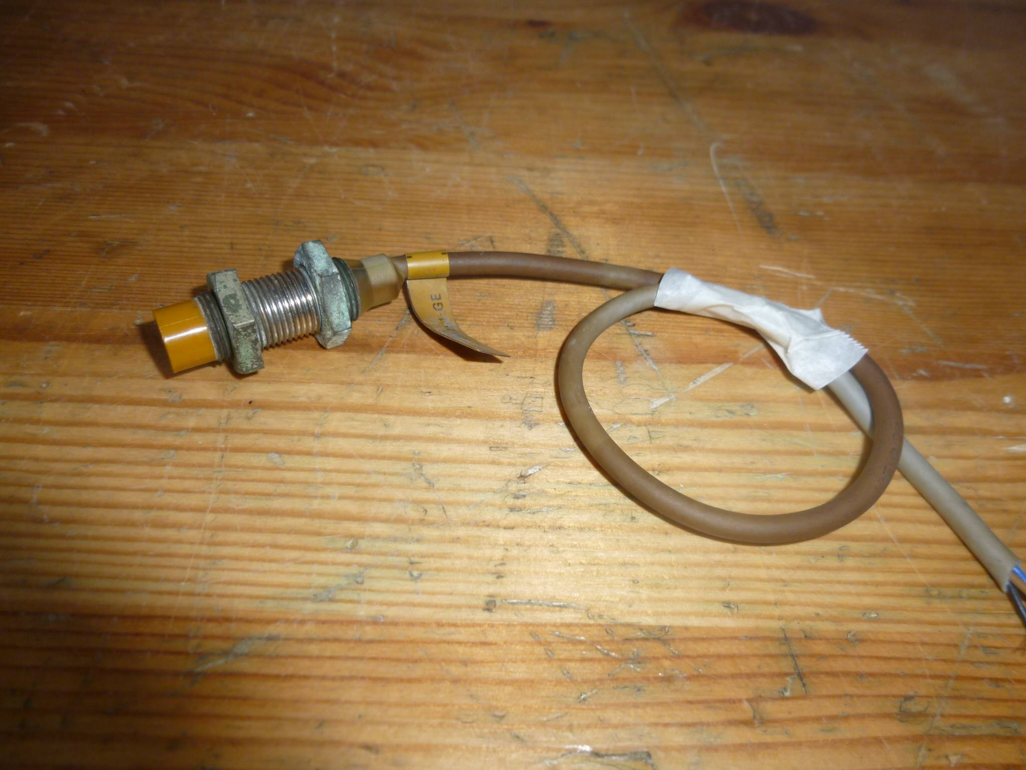 Induktív érzékelő szenzor Omron - 3. kép