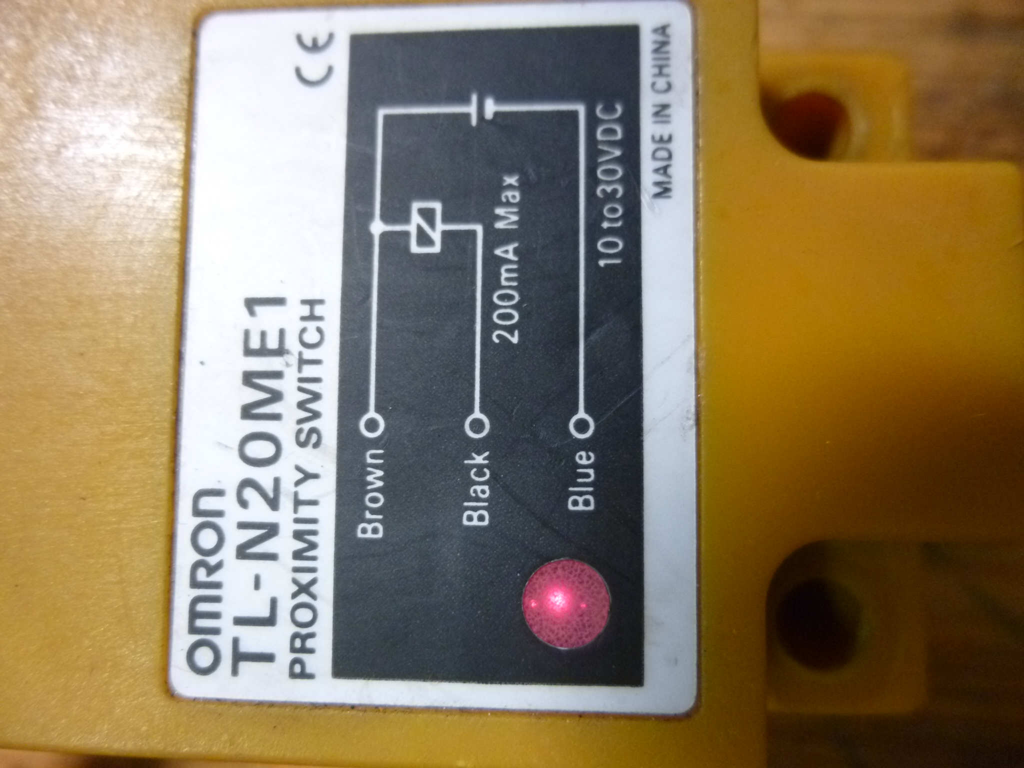 Induktív érzékelő szenzor Omron - 3. kép