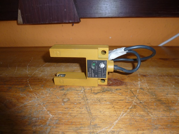 Fotoelektromosszenzor villás érzékelő