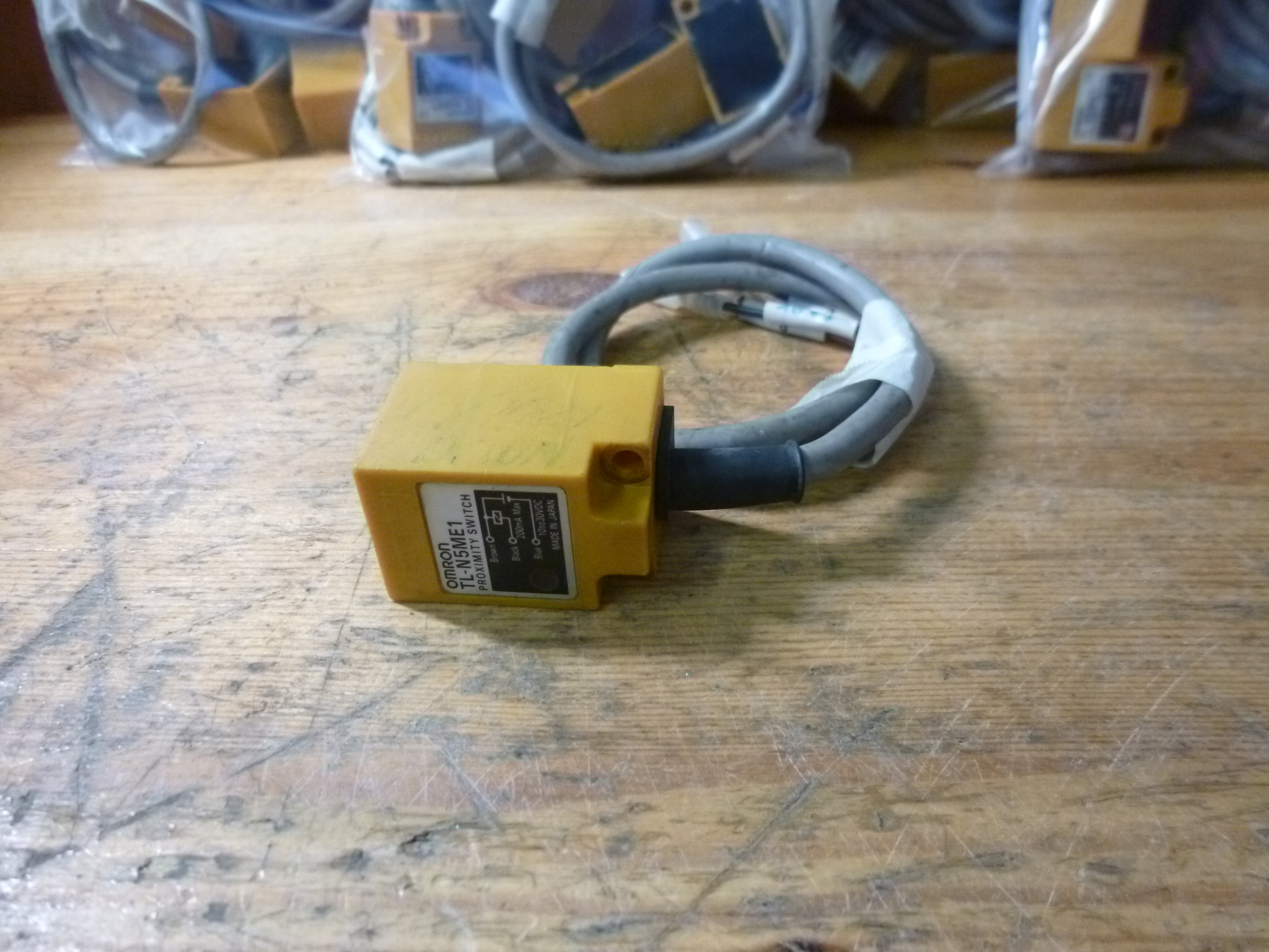 Induktív érzékelő szenzor Omron - 3. kép