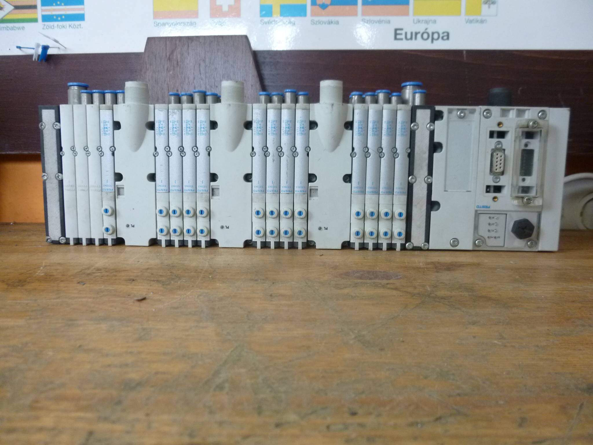 Mágnesszeleptömb busz modullal Festo - 3. kép