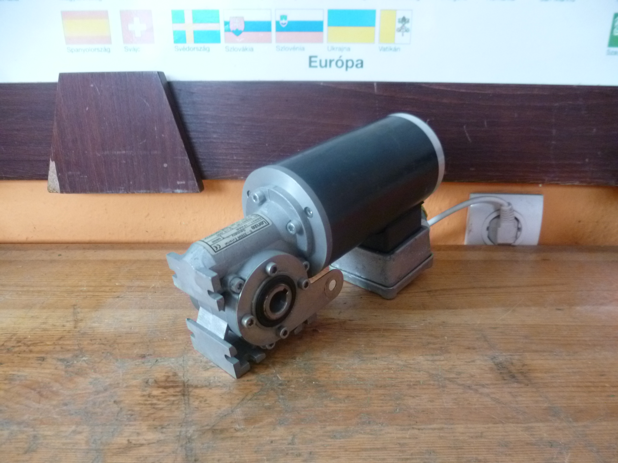 Hajtóműves villanymotor 60W - 3. kép