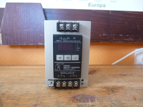 Kapcsolóüzemű tápegység digitális kijelzővel 180w Omron