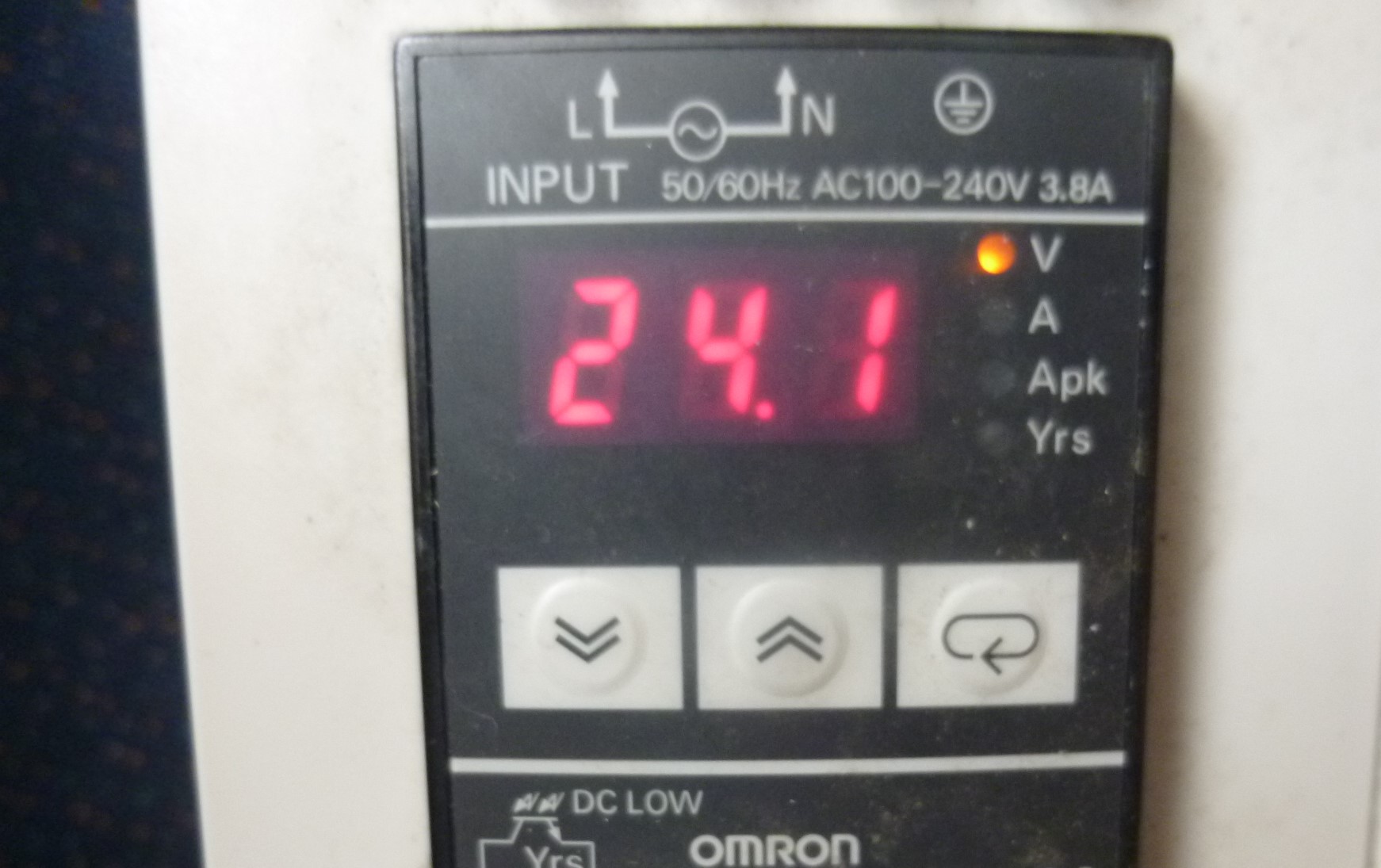Kapcsolóüzemű tápegység digitális kijelzővel 180w Omron - 2. kép