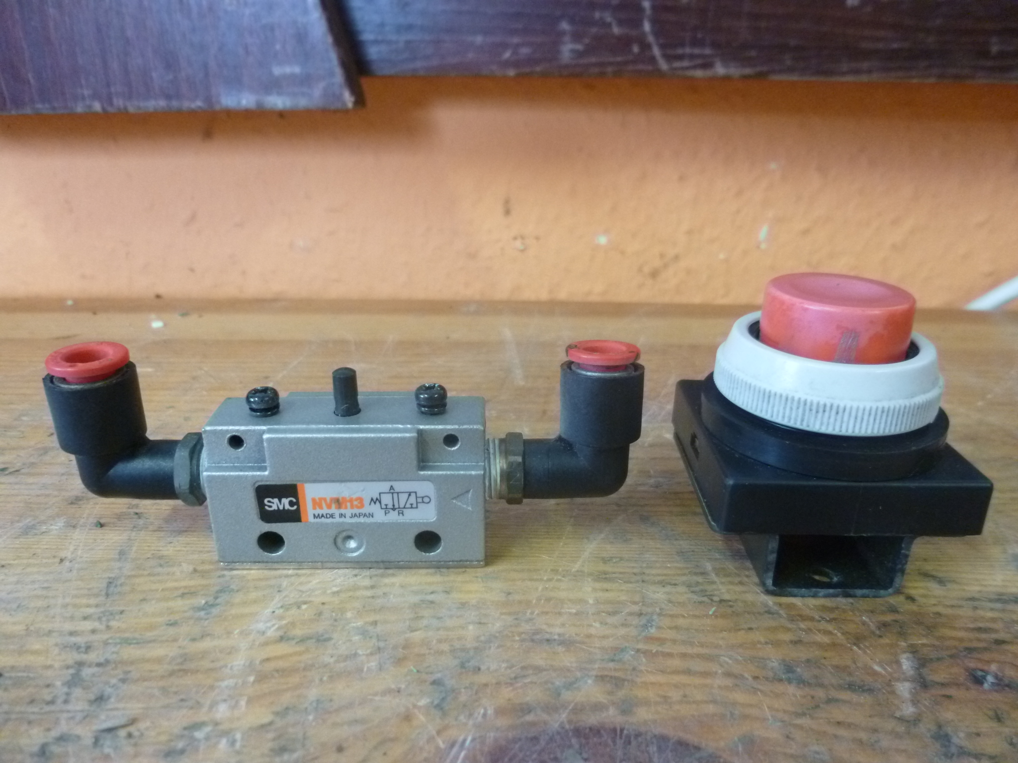Mechanikus szelep nyomógombos szelep 3/2 Smc