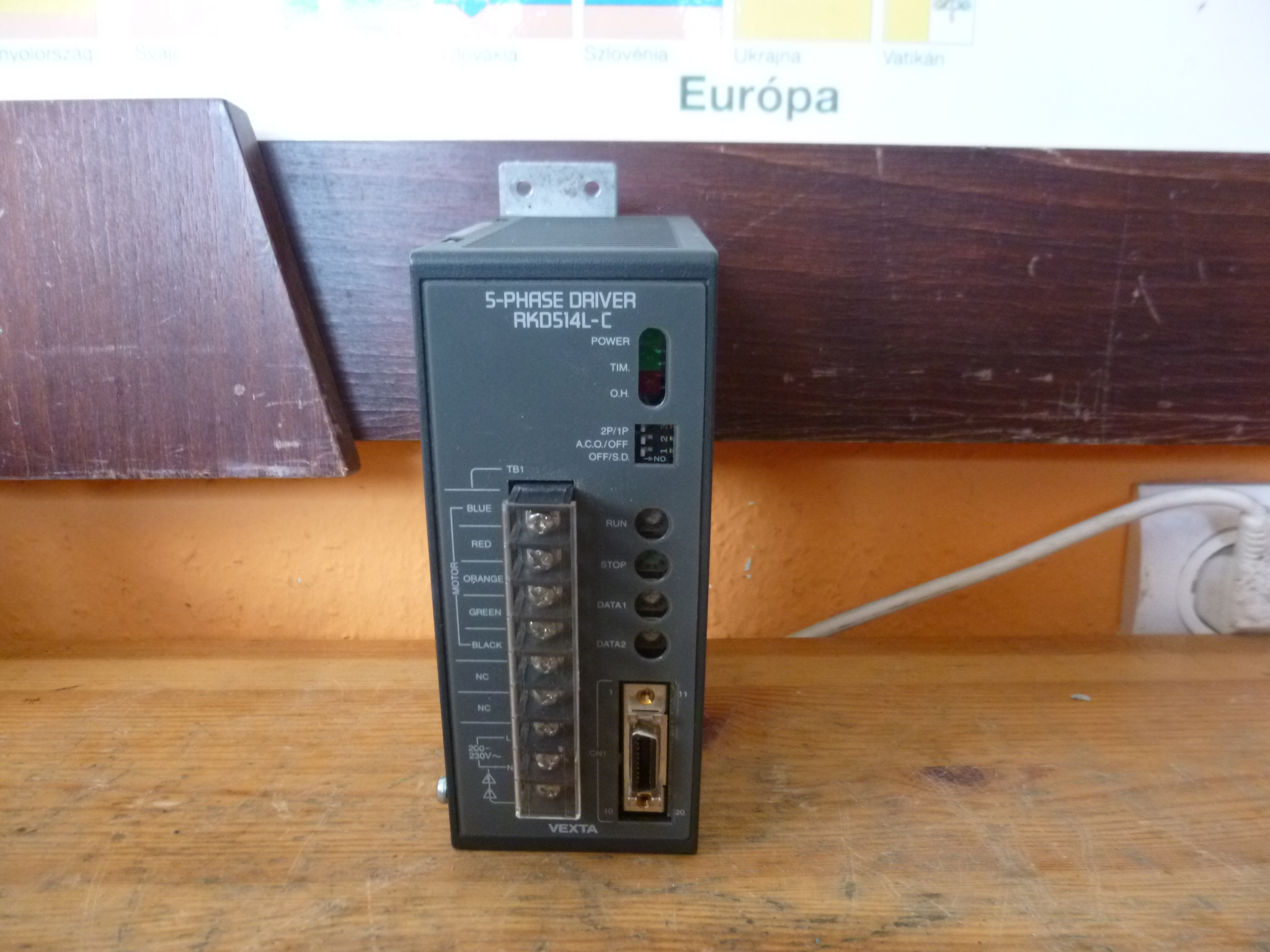 Léptetőmotor meghajtó vezérlő Vexta