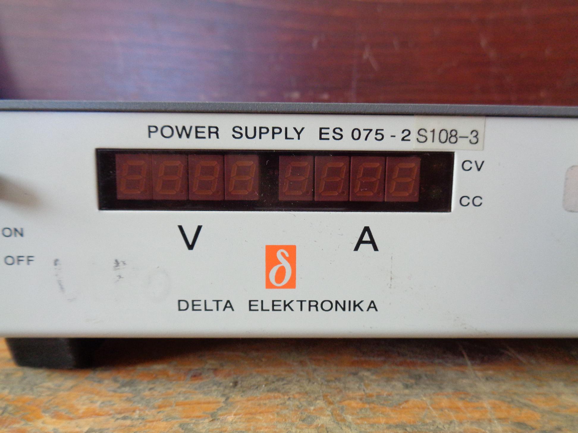 Labortápegység tápegység 0-75V 0-2A 150W - 6. kép