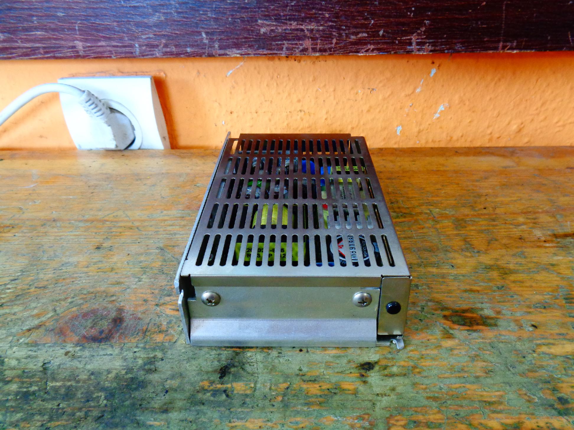 Kapcsolóüzemű tápegység 60W - 2. kép