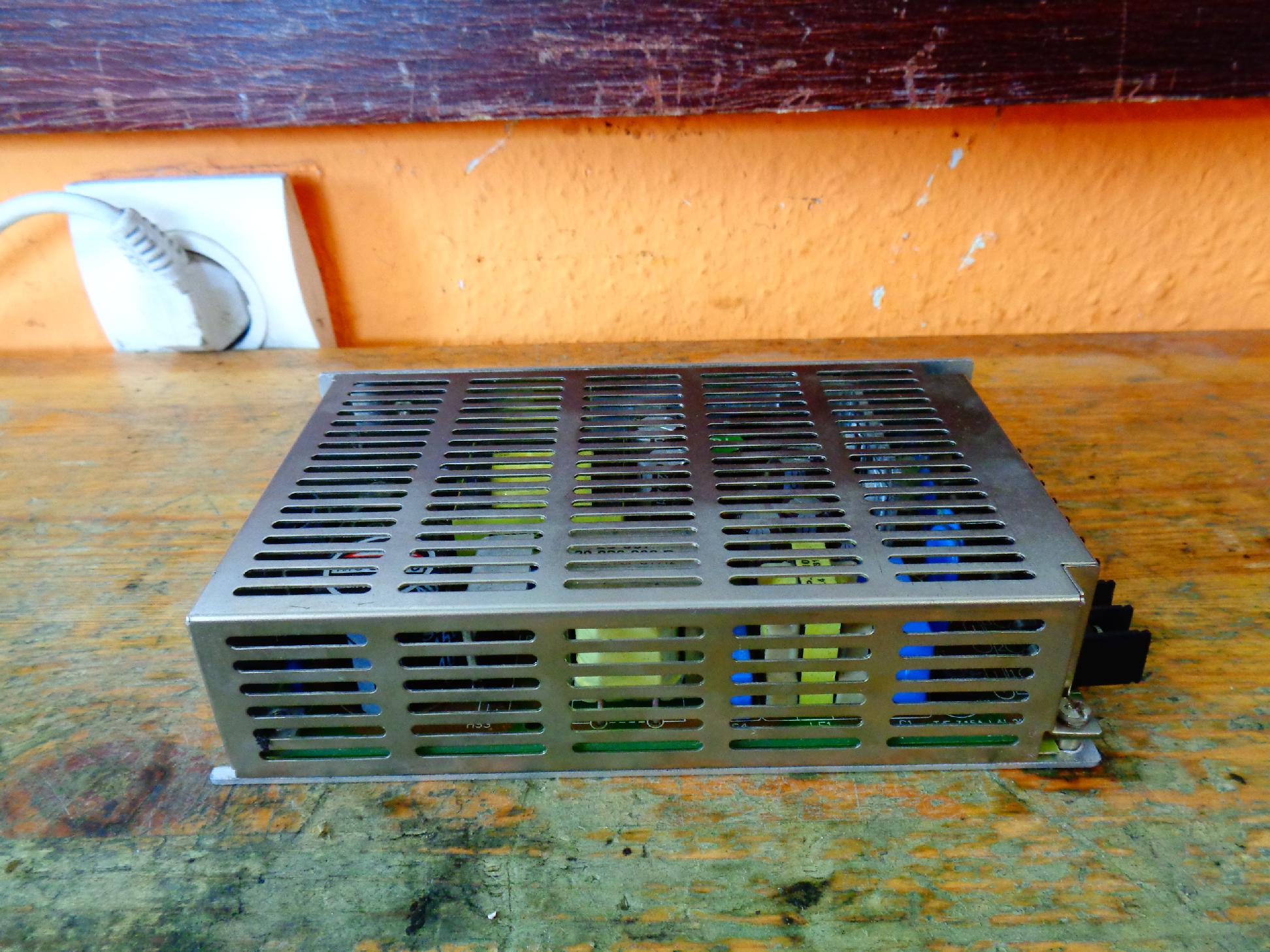 Kapcsolóüzemű tápegység 60W - 3. kép