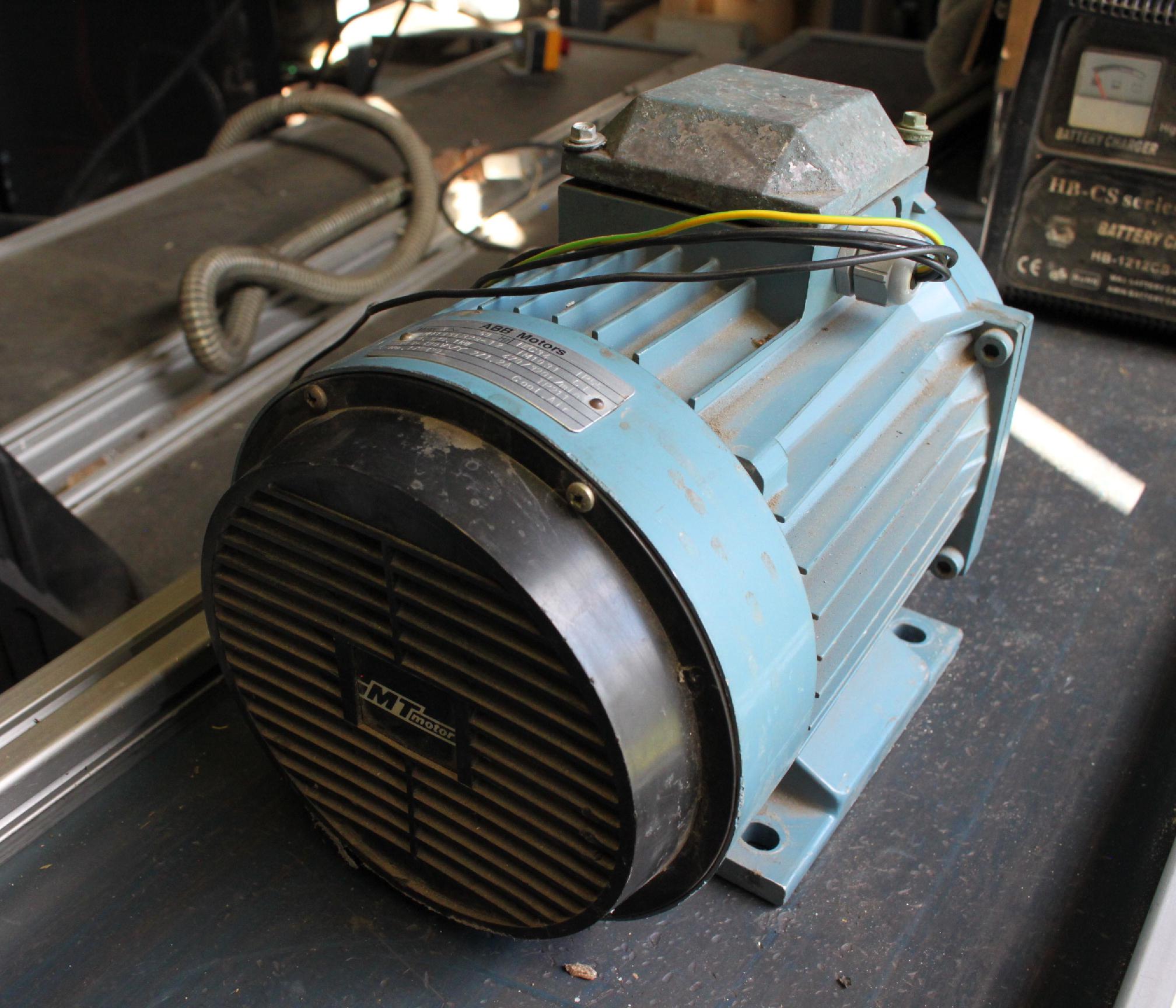 Villanymotor talpas dalander 0,3/0,1kw ABB - 3. kép