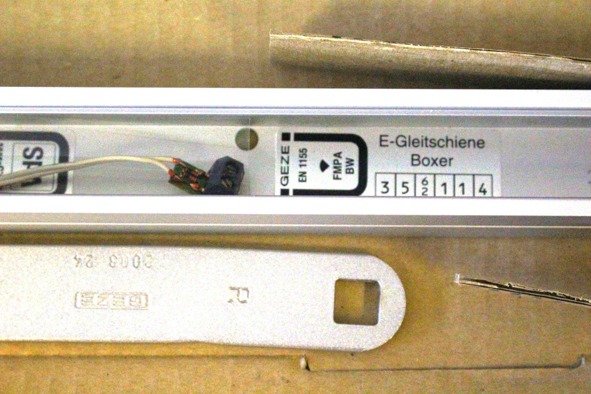 Geze Boxer ajtócsukóhoz elektromos csúszósín karral - 4. kép