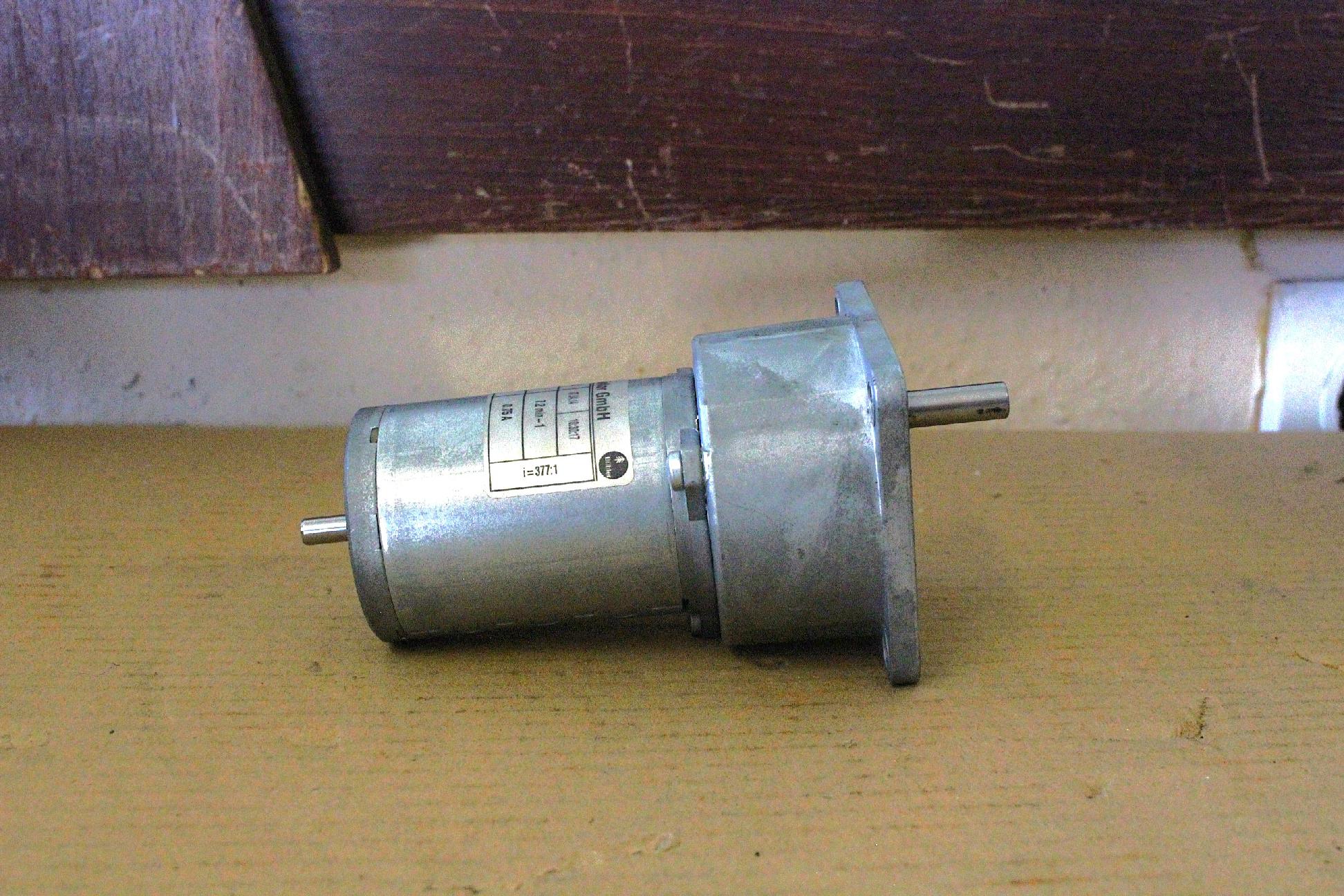 Hajtóműves villanymotor 24Vdc