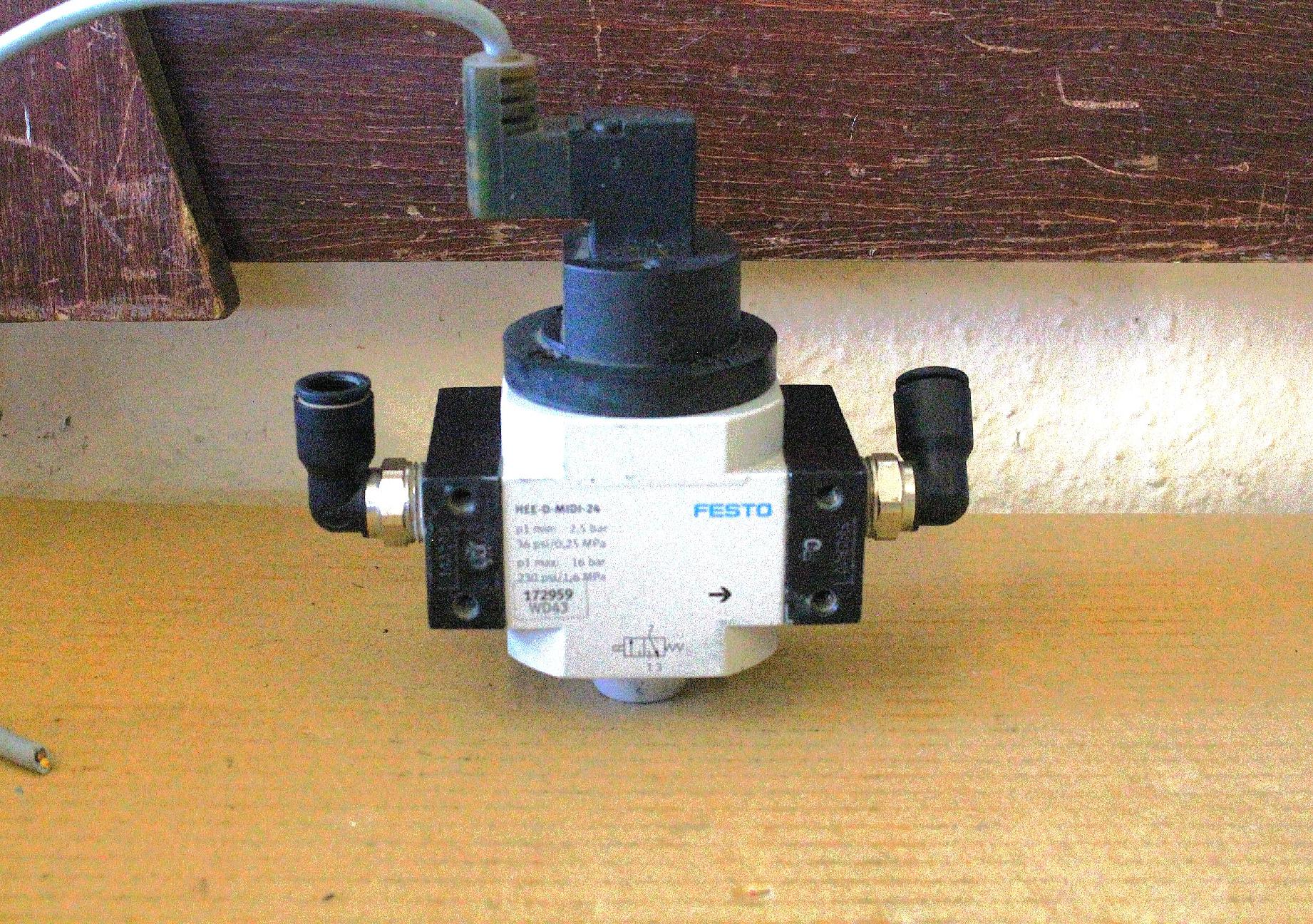 Bekapcsolószelep pneumatikus rendszerhez elektromos Festo