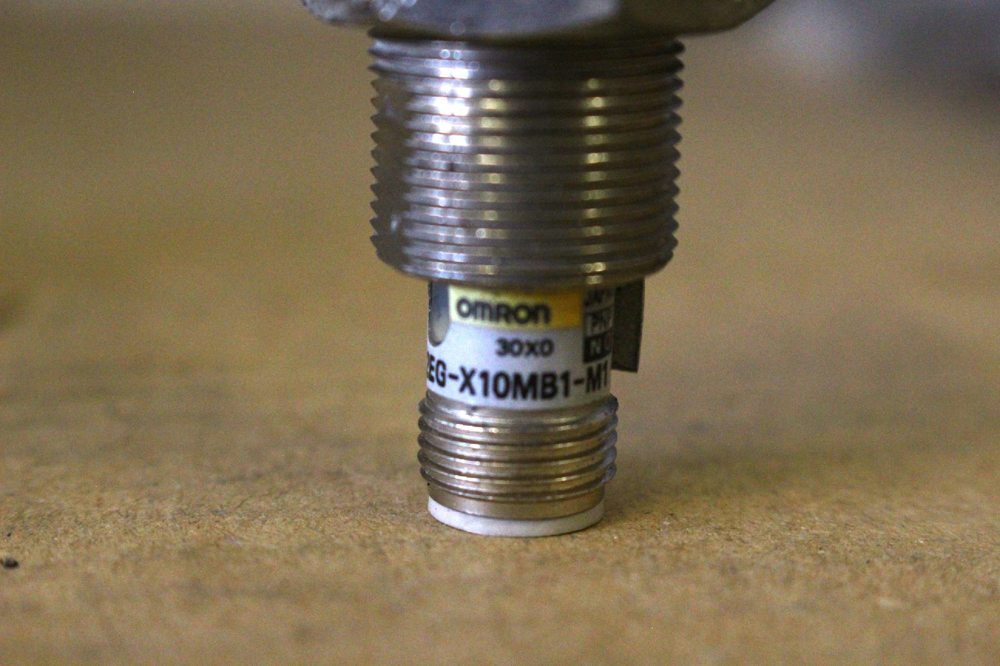 Induktív érzékelő szenzor Omron - 3. kép