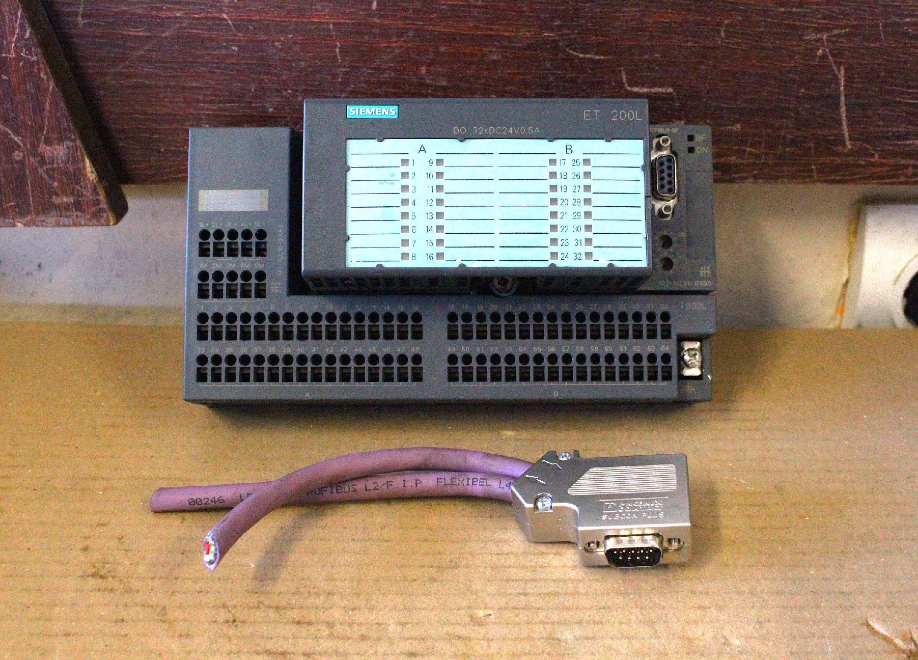 Plc output egység modul Simatic DP, ET 200L-hoz profibusz csatlakozóval