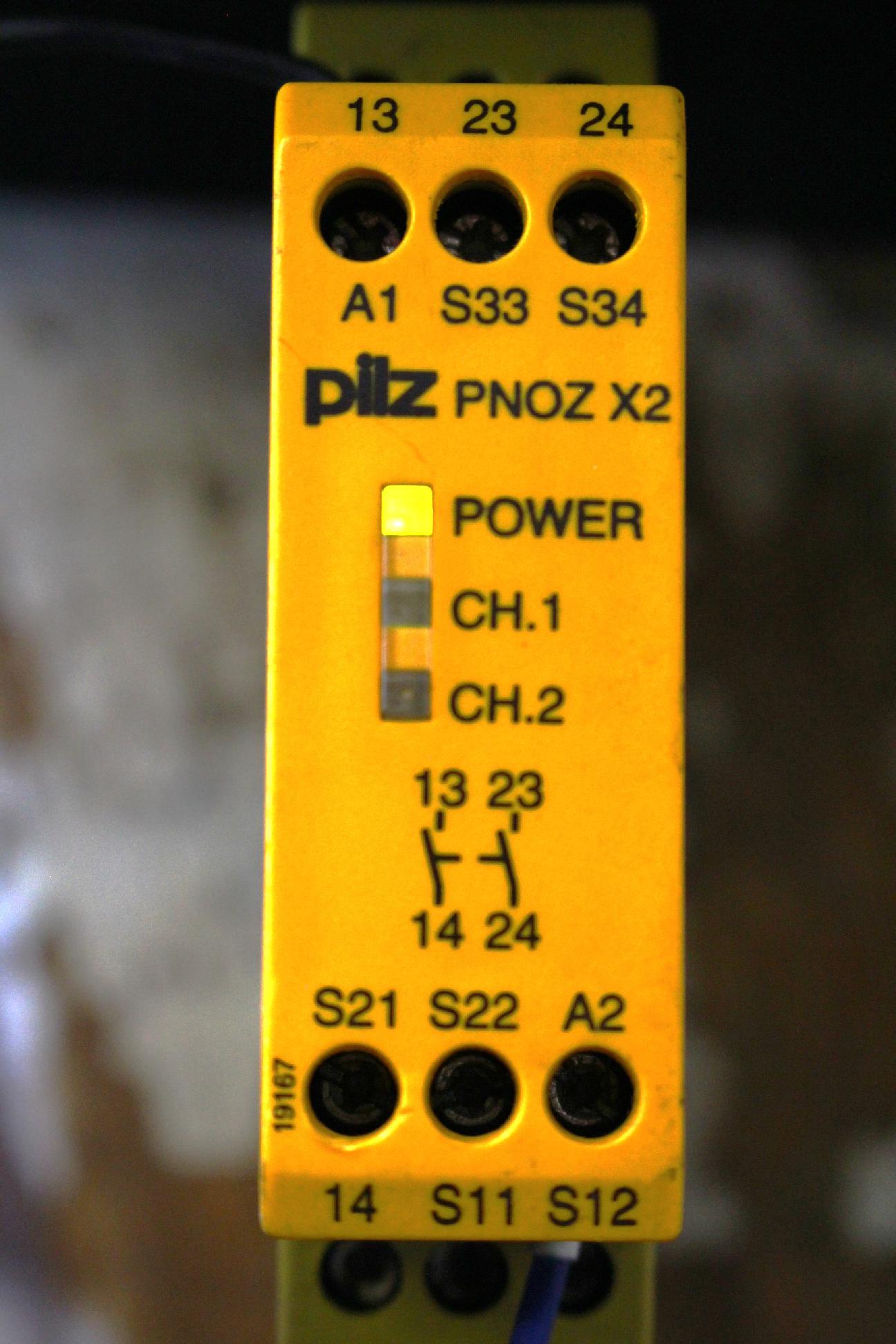 Biztonsági relé 1, 2 csatornás Pilz - 2. kép