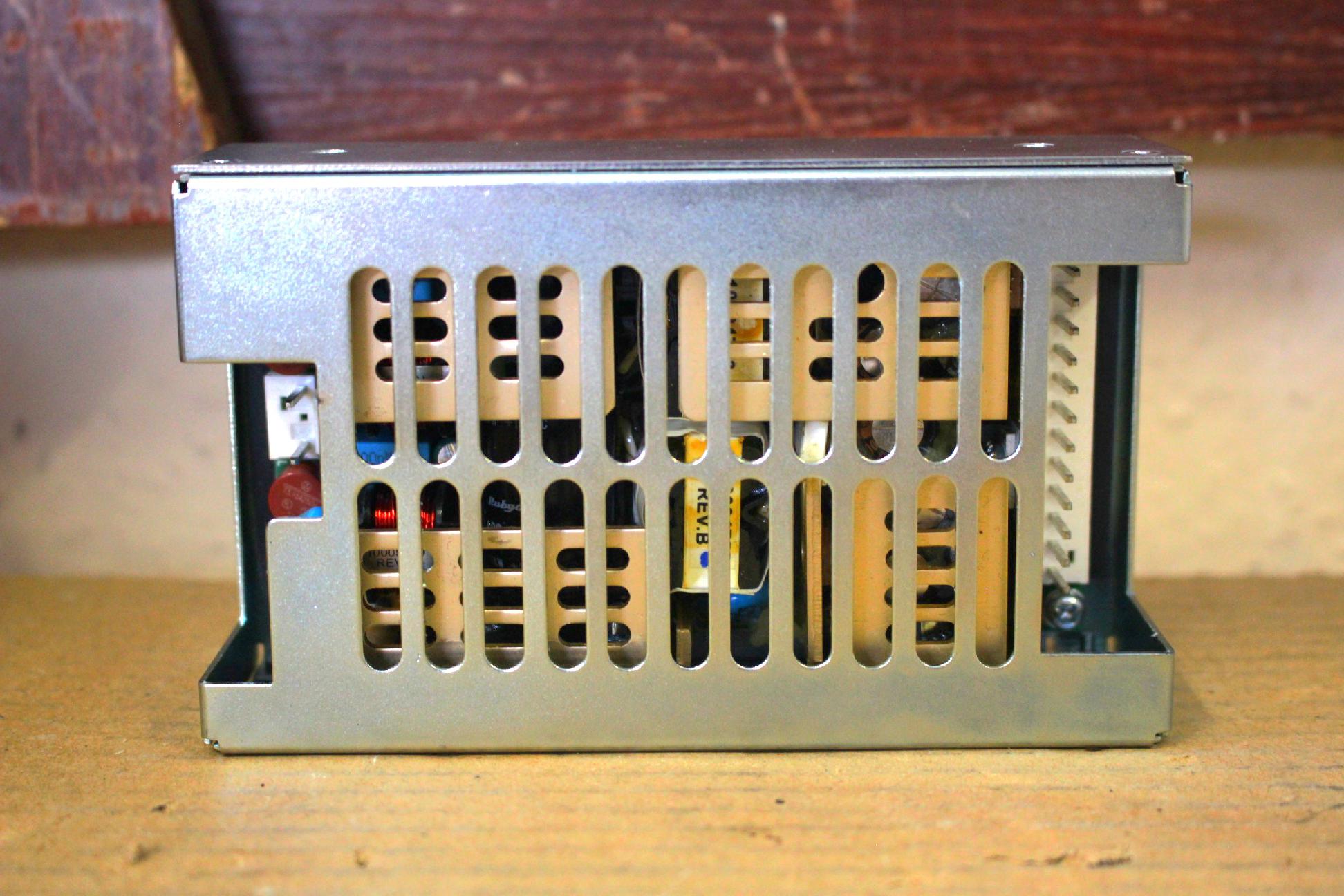 Ipari tápegység 5Vdc 12Vdc 24Vdc 100W - 2. kép
