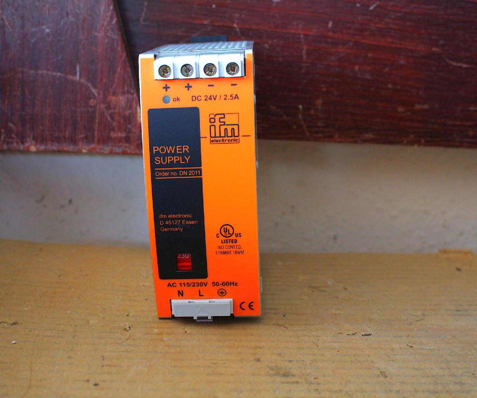 Kapcsolóüzemű tápegység 24Vdc 2,5A 60W IFM