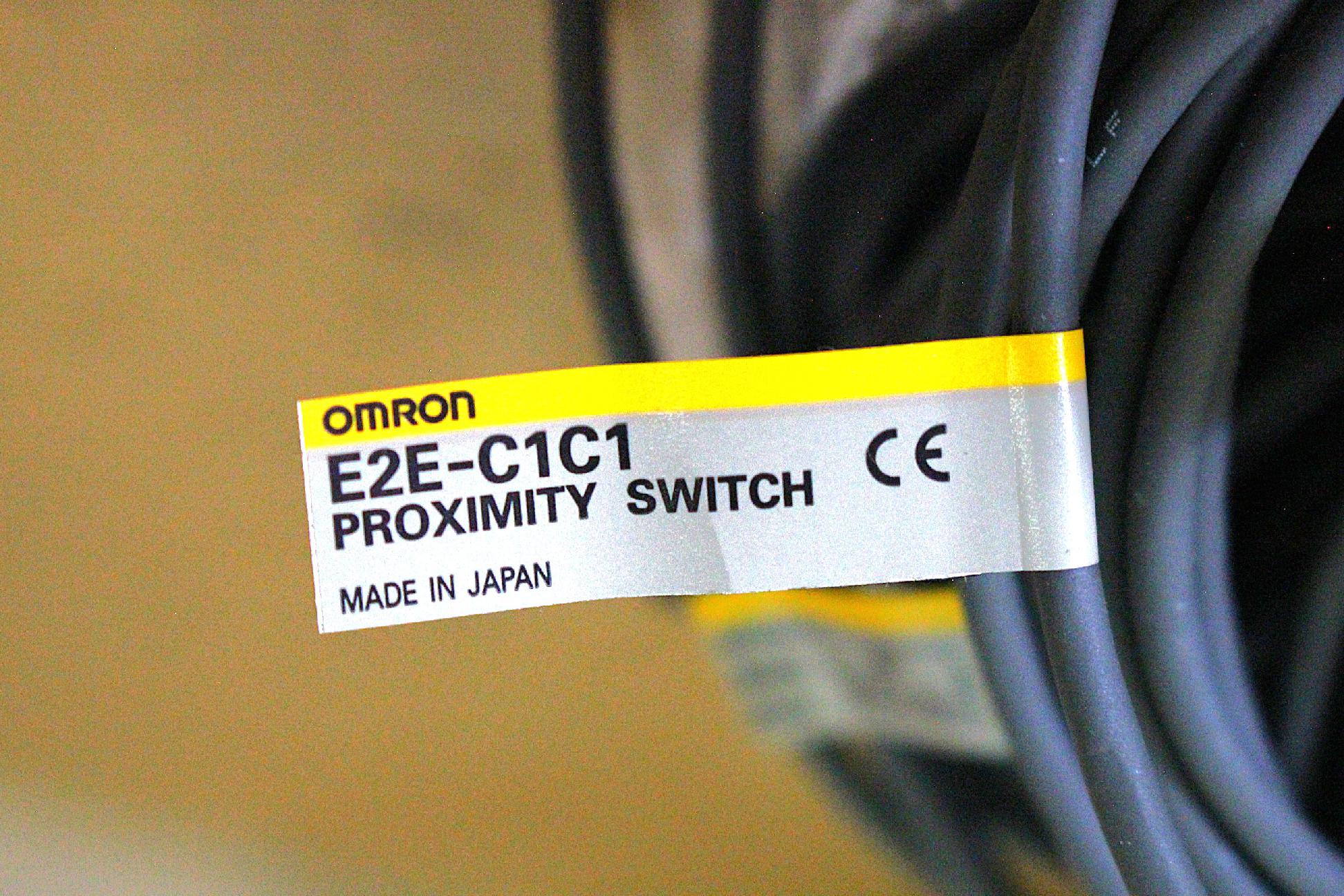Közelítéskapcsoló érzékelő szenzor munkahengerhez Omron - 2. kép