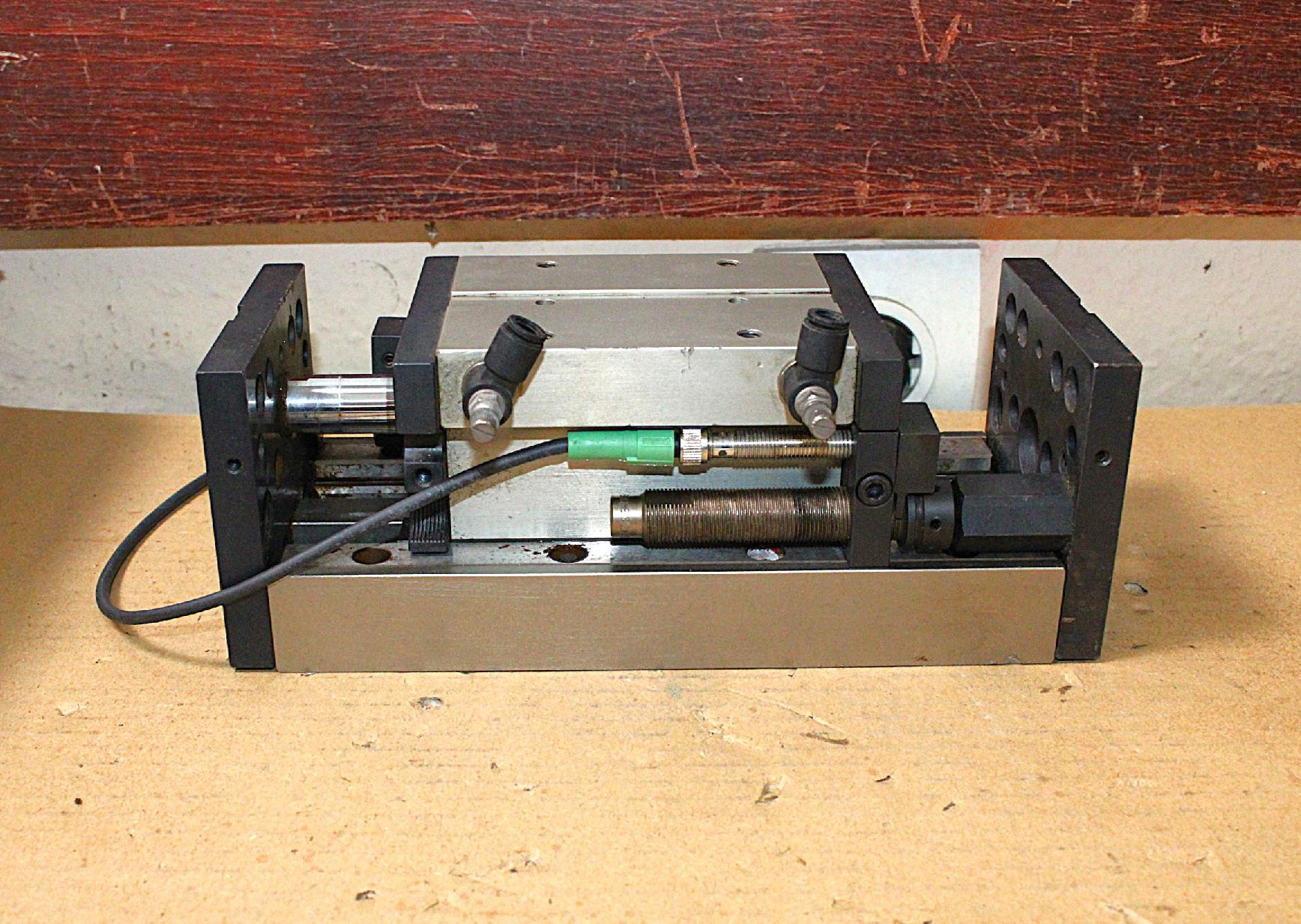 Pneumatikus csúszó egység lineáris mozgatás Schunk - 3. kép