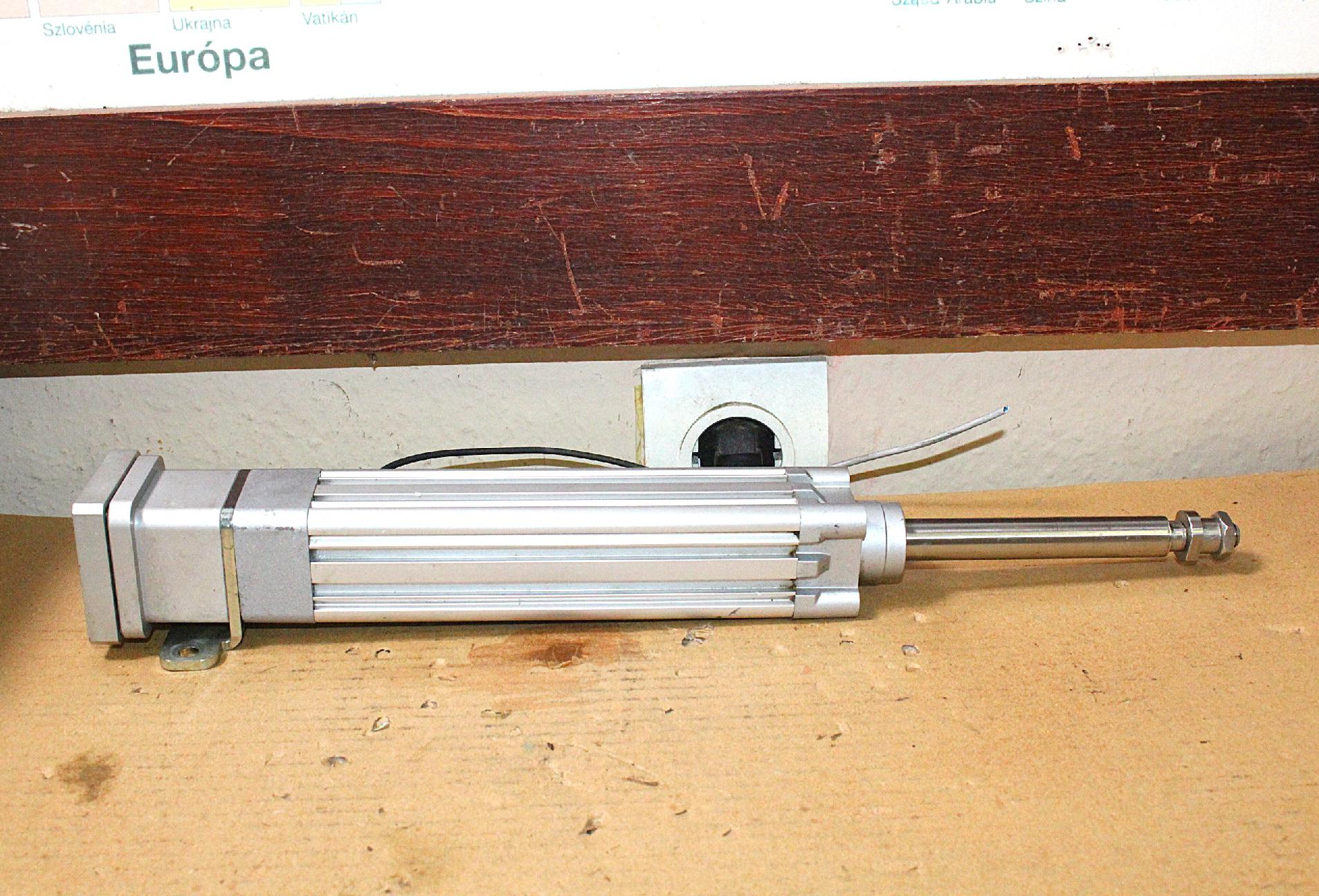 Orsóhajtású elektromos munkahenger Festo - 2. kép