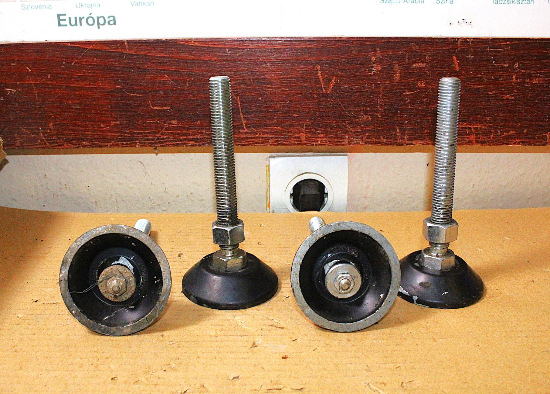 Gépláb géptalp szintező talp Item - 2. kép