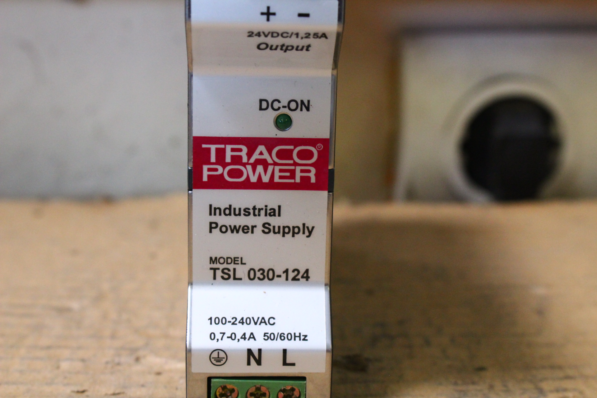 Kapcsolóüzemű ipari tápegység 24Vdc 30W Traco Power - 6. kép