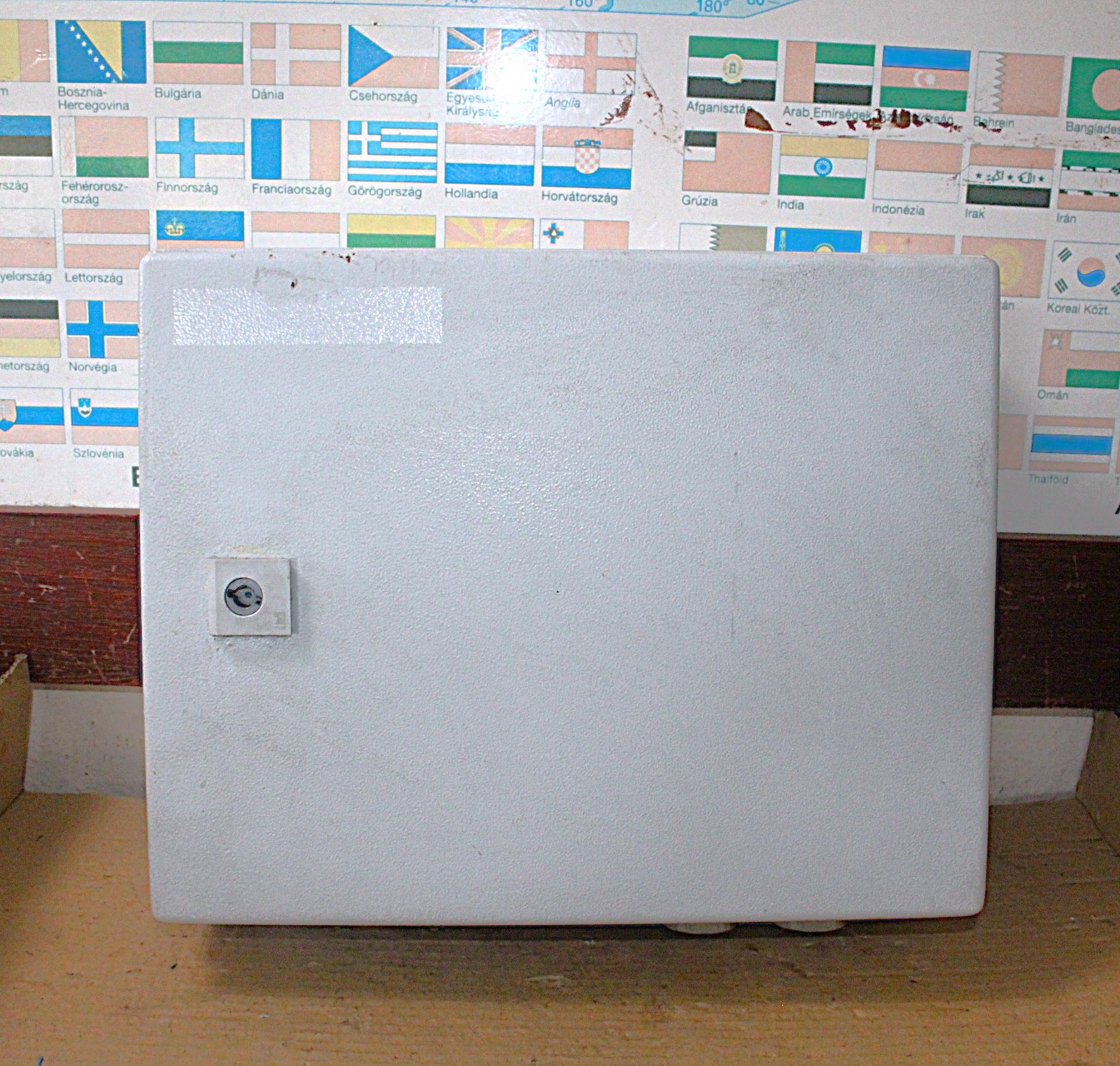 Kapcsolószekrény kötődoboz fali 1 ajtós Rittal