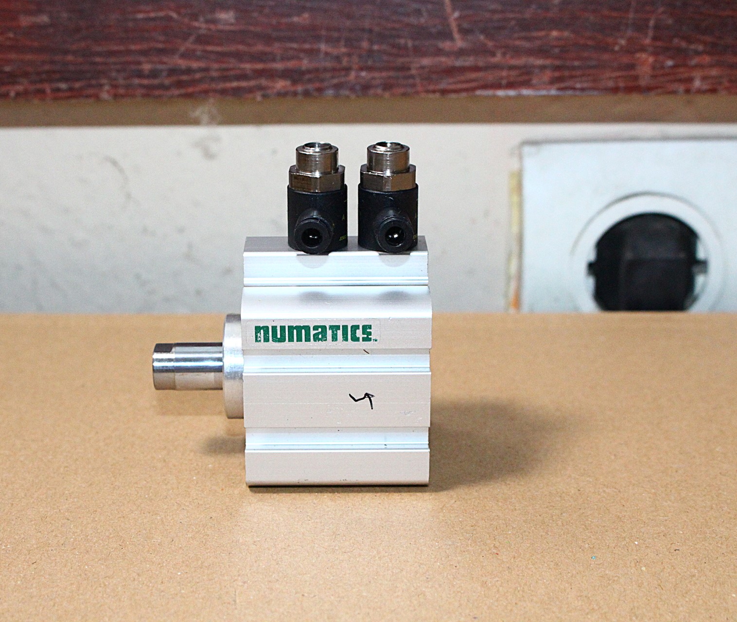 Léghenger pneumatikus munkahenger új Numatics
