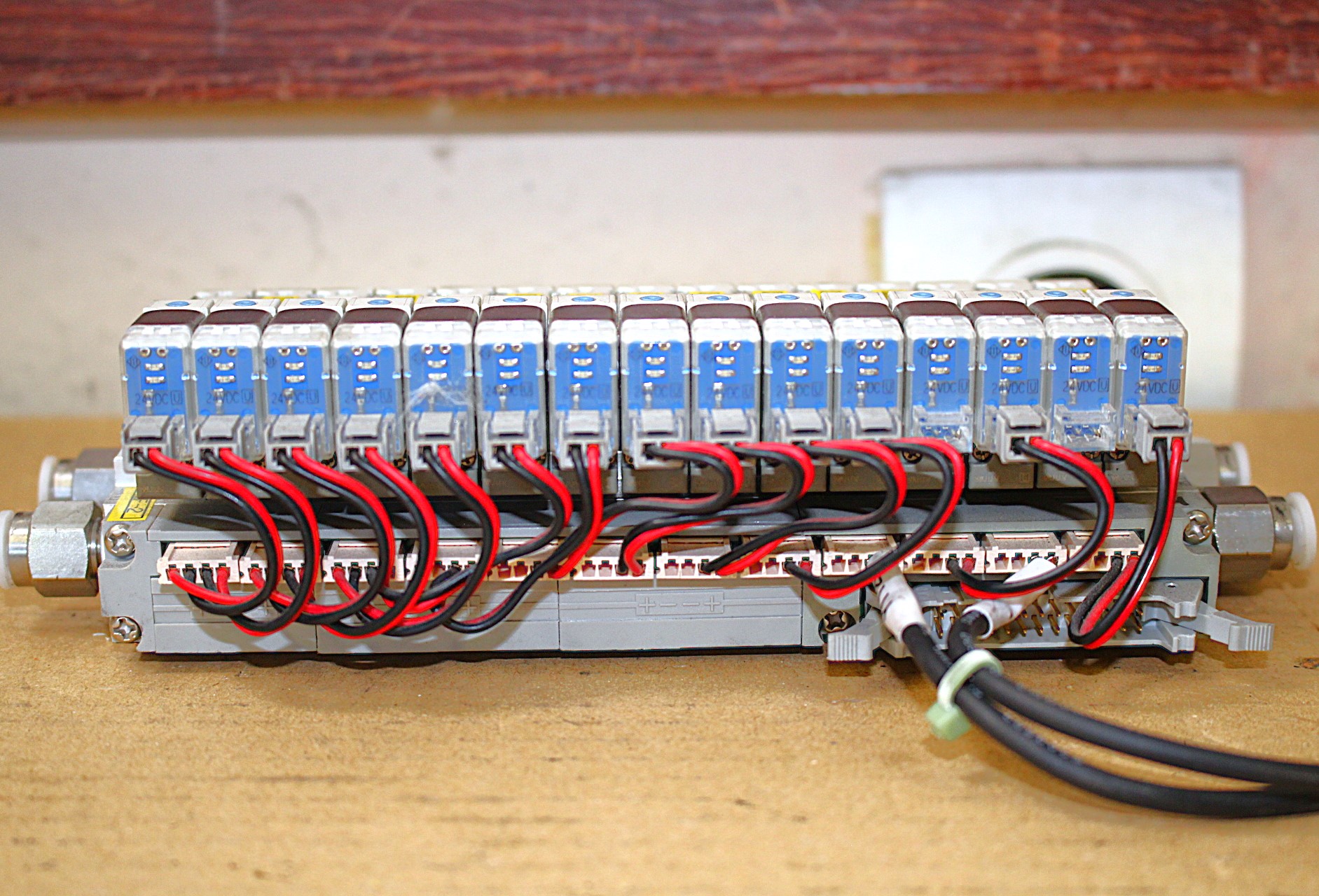 Mágnesszeleptömb pneumatikus 5/2 SMC - 4. kép
