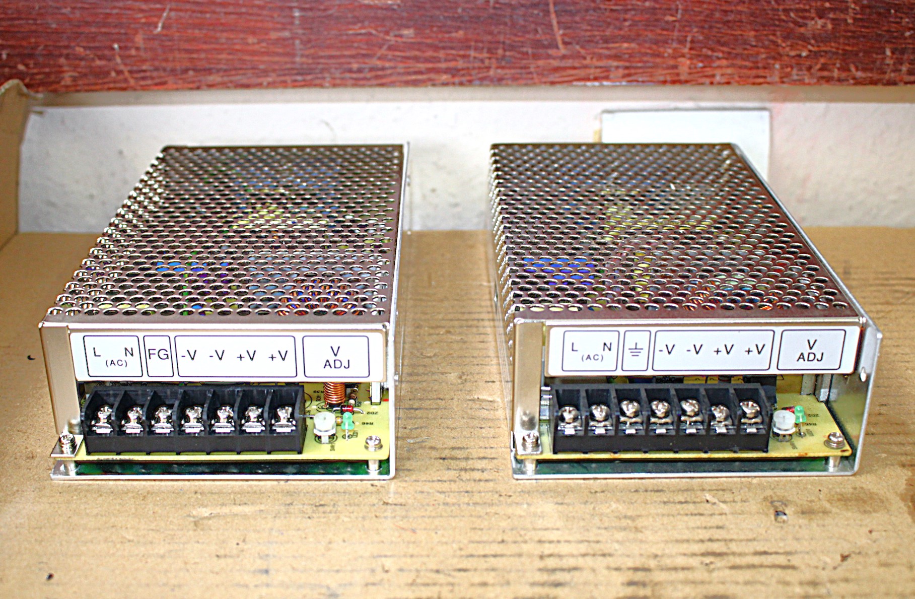 Tápegység 24Vdc 150W Mean Well új - 4. kép