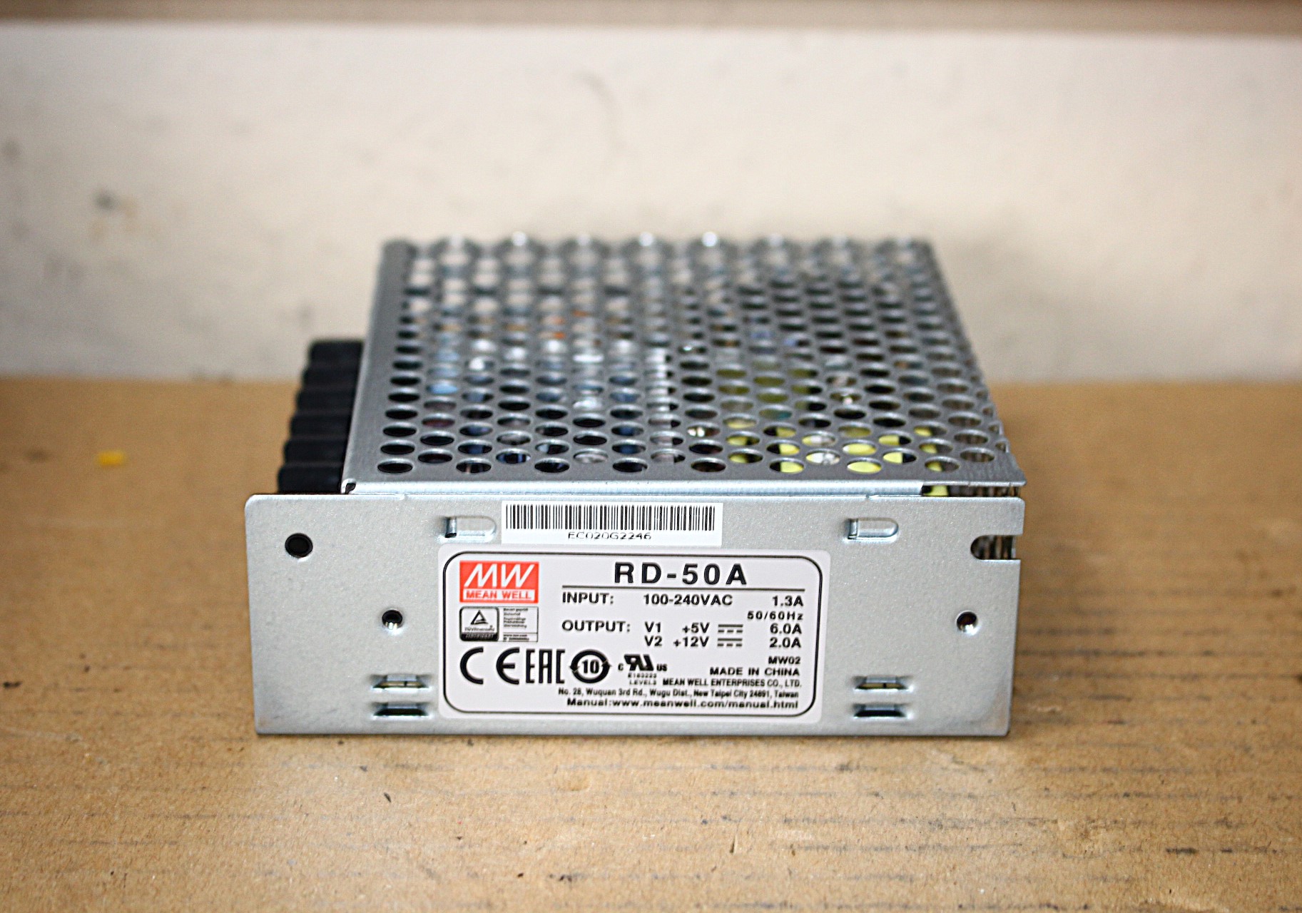 Kapcsolóüzemű tápegység 2 kimenet 12Vdc 5Vdc 54W Mean Well új - 4. kép