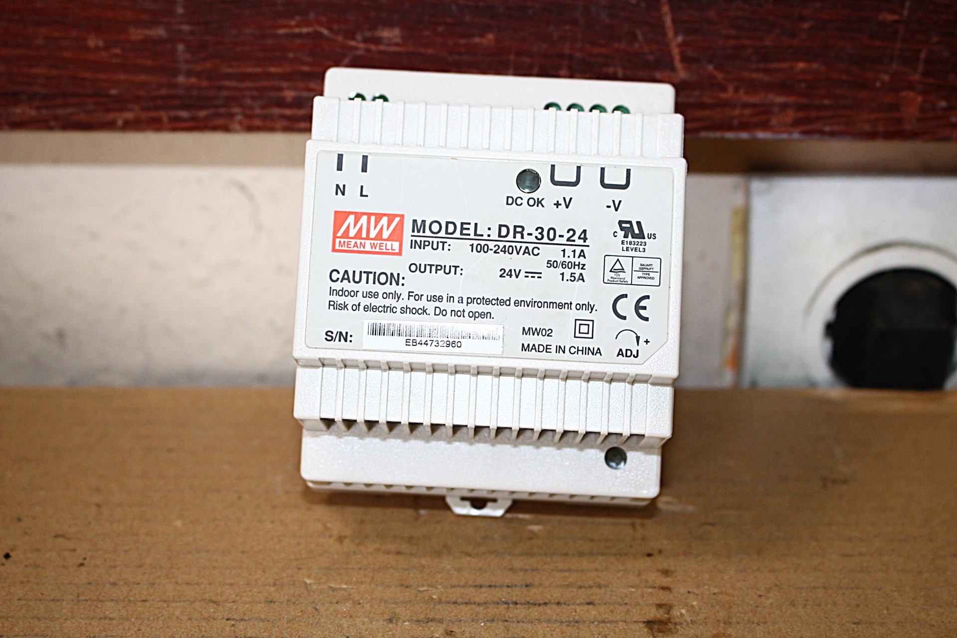 Tápegység 24Vdc 30W Mean Well új - 2. kép